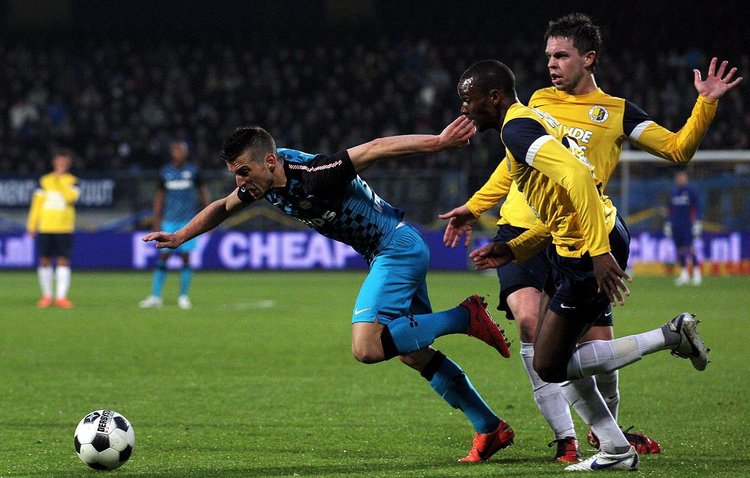 在赛道上更 在赛道上更