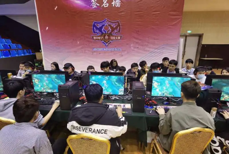 垒板外侧 垒板外侧